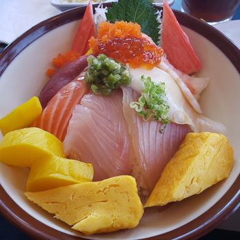 Ueno Sushi - Chirashi - looks good, but below average taste - Izakaya Near Me - Torrance, California Ueno Sushi - Chirashi - looks good, but below average taste - Izakaya Near Me - Torrance, California