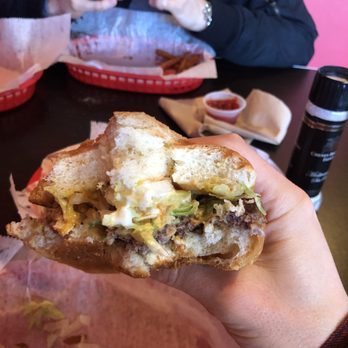 Beth's Burger Bar - Burgers Near Me - Orlando, Florida