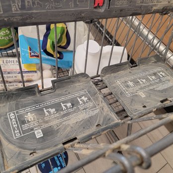 ALDI - Cashier william switched the cart I had cleaned...to this - Grocery Near Me - South Gate, California ALDI - Cashier william switched the cart I had cleaned...to this - Grocery Near Me - South Gate, California
