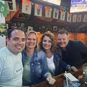 Freckled Fin Irish Pub - Our favorite place on Anna Maria Island and our last night there. - Irish Pub Near Me - Holmes Beach, Florida
