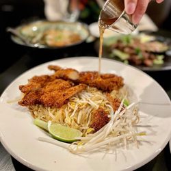Crispy Chicke pad Thai