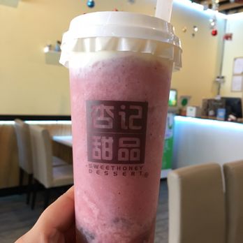 Sweethoney Dessert - Strawberry Blueberry with sea salt & Peach gum topping - Bubble Tea Near Me - Saskatoon, Saskatchewan