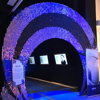 Immersive Van Gogh Exhibit - Entrance - Art Museums Near Me - Toronto, Ontario