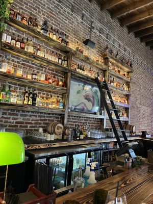 Paddock & Whisky by null