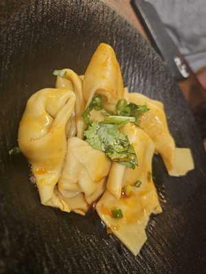 Chef Loong Dim Sum & Soup Dumplings 笼师傅 by null