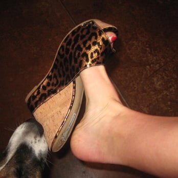 Ross Dress for Less - Hot! $14.99 from Ross! Steve Madden. - Women's Clothing Near Me - Atlanta, Georgia Ross Dress for Less - Hot! $14.99 from Ross! Steve Madden. - Women's Clothing Near Me - Atlanta, Georgia