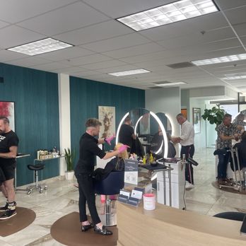Saloniste - Our great talent at work. We love what we do. - Hair Stylists Near Me - Palm Springs, California Saloniste - Our great talent at work. We love what we do. - Hair Stylists Near Me - Palm Springs, California