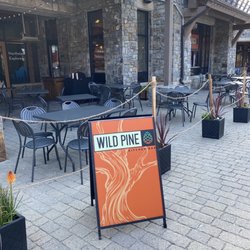 Wild Pine Kitchen Bar - Outdoor patio