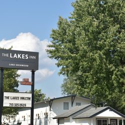 The Lakes Inn - Lobby and Doubles Building