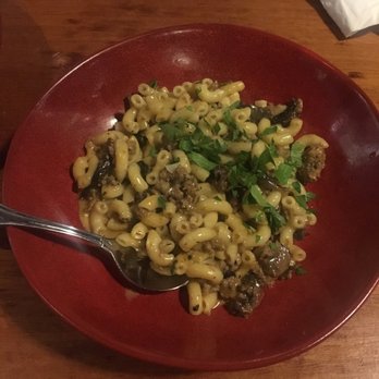 Maui Brewing - Adult Mac & Cheese - Brewpubs Near Me - Lahaina, Hawaii