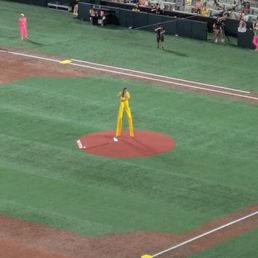 Yes, the pitcher is on stilts. Yes, the pitcher is on stilts.