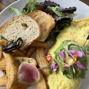 Lapisara Eatery - Garden Omelette - Breakfast & Brunch Near Me - San Francisco, California Lapisara Eatery - Garden Omelette - Breakfast & Brunch Near Me - San Francisco, California