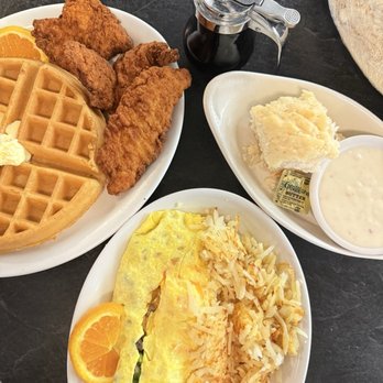 Crazy Ottos Empire Diner - Chicken & Waffle Breakfast, 1/2 Broccoli, Cheese & Mushrooms Omelet Breakfast - Coffee & Tea Near Me - Herkimer, New York