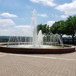 Fountain in Kellogg Mall Park
