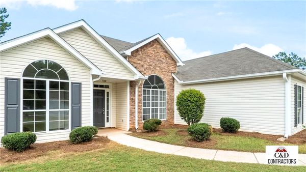 C & D Contractors Logo