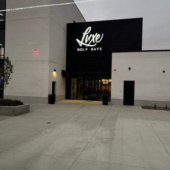 Luxe Golf Bays - Golf Near Me - Franklin, Wisconsin