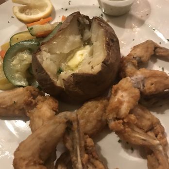 Red Wing Restaurant - Frog legs and potatoes - New American Near Me - Groveland, Florida