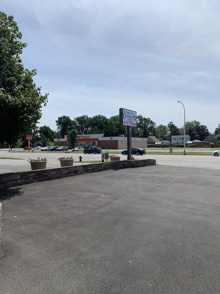 DR. HUGGS CAR WASH AND PROPANE 40 Photos 2376 Sheridan Dr