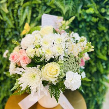Cherry Blossom Flowers And Balloons - Florists Near Me - Miami, Florida Cherry Blossom Flowers And Balloons - Florists Near Me - Miami, Florida