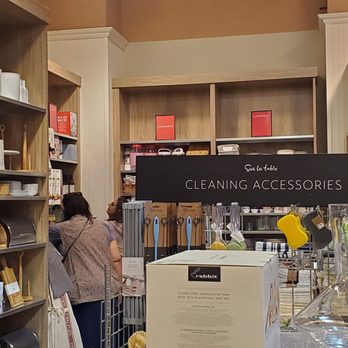 Sur La Table - Kitchen Supplies Near Me - Chicago, Illinois