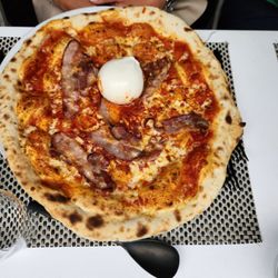 Brasserie Rn Lln - Pancetta and Buratta Pizza