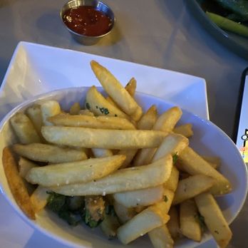 Robins Restaurant - Side of fries - New American Near Me - Cambria, California