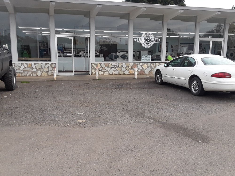 ESTACADA LAUNDROMAT Updated September 2024 990 NW Wade St, Estacada
