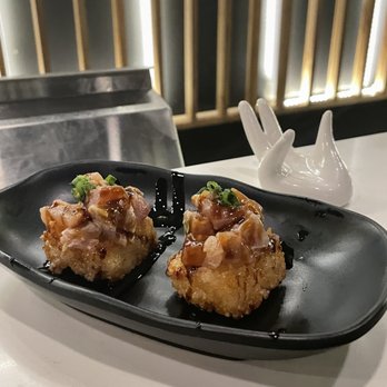 Temakase Hand Roll Bar - 2nd Ave - Spicy Tuna Crispy Rice - Sushi Bars Near Me - New York, New York Temakase Hand Roll Bar - 2nd Ave - Spicy Tuna Crispy Rice - Sushi Bars Near Me - New York, New York