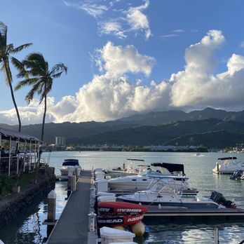 Kona Brewing - Views with Kona's patio on the left - Pubs Near Me - Honolulu, Hawaii Kona Brewing - Views with Kona's patio on the left - Pubs Near Me - Honolulu, Hawaii