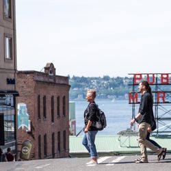 Eat Seattle Tours - Chef Guided Pike Place Market Tour