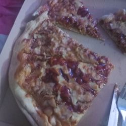Pizza Box - Freezing cold soft dough topping completely falling off disgraceful