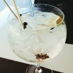 Pico Esquina - GinTonic de Martin Miller's.