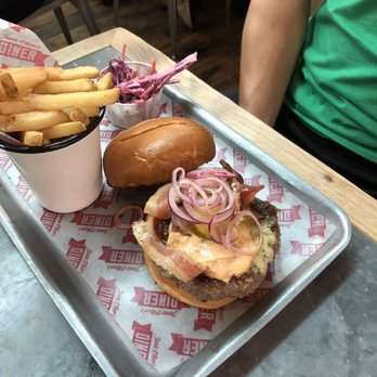 Jamie Oliver's Diner Gatwick - Diners Near Me - Horley, WSX
