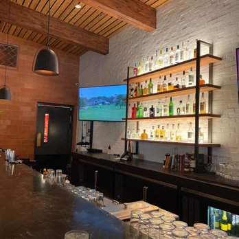 Down On Grayson - Bar area - New American Near Me - San Antonio, Texas