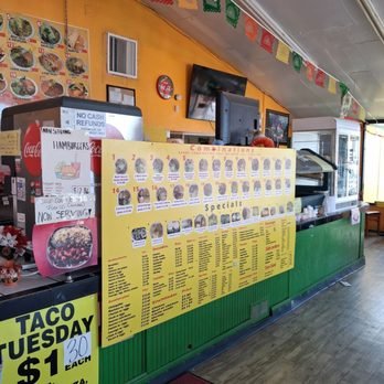 Alanbertos Express - Menu board inside Alanbertos. - Mexican Near Me - Las Cruces, New Mexico