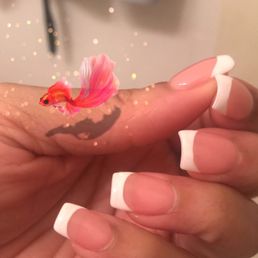 Fill in with French gel polish Fill in with French gel polish