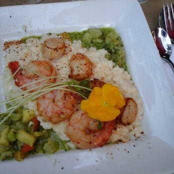 Le Cinquième Élément - Pétoncles et crevettes au risotto au fromage - French Near Me - Compton, Quebec