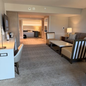 Sheraton Waikiki Beach Resort - Suite family room/dining room - Hotels Near Me - Honolulu, Hawaii