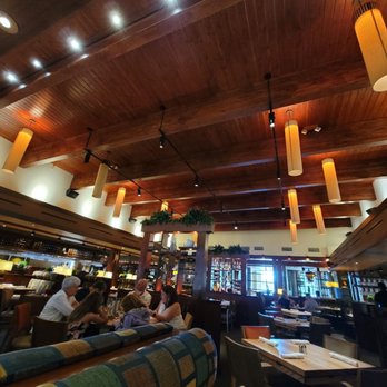 Seasons 52 - Dining room - New American Near Me - Indianapolis, Indiana