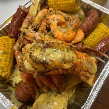 Peewees Crabcakes - Uptown Snow crab & Lobster Pan - Seafood Near Me - Harvey, Louisiana Peewees Crabcakes - Uptown Snow crab & Lobster Pan - Seafood Near Me - Harvey, Louisiana
