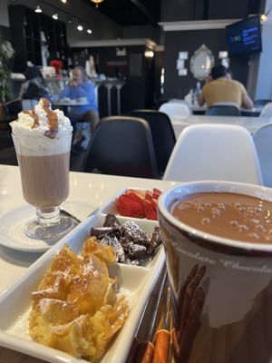 Caramel Café by null