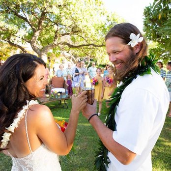 Aloha Bars Maui - Our glasses were always full ... multi-purpose flowers included :) - Caterers Near Me