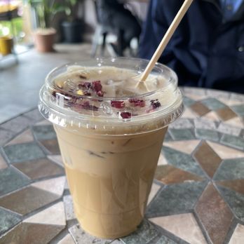 Mundial Coffee - Briar Rose Oatmilk Latte - Coffee & Tea Near Me - Riverside, California Mundial Coffee - Briar Rose Oatmilk Latte - Coffee & Tea Near Me - Riverside, California