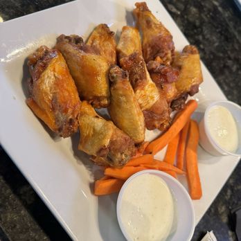 Jonathan's Grille - Hot sauce wings - American Near Me - Mount Juliet, Tennessee Jonathan's Grille - Hot sauce wings - American Near Me - Mount Juliet, Tennessee
