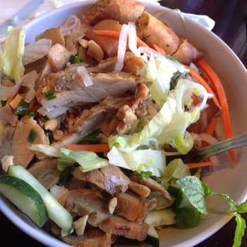 Cafe Sorriso - Grill Chicken and Eggroll + Vermicelli (~$8)
Took a picture after I mixed it :) - Coffee & Tea Near Me - San Leandro, California Cafe Sorriso - Grill Chicken and Eggroll + Vermicelli (~$8)
Took a picture after I mixed it :) - Coffee & Tea Near Me - San Leandro, California