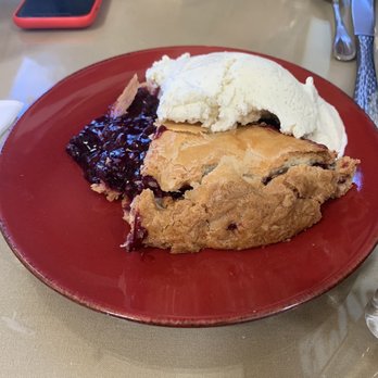 Linn's Restaurant - Lolliberry pie - American Near Me - Cambria, California
