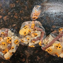 Dapper Dog - Halloween goodie bags for all 3 pups! Desiree & the Dapper Dog team are amazing! My pups love them!