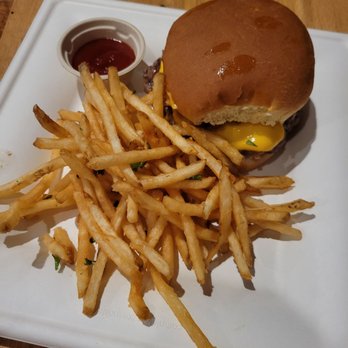 Kalihi Beer - Smash burger. So good!! - Brewpubs Near Me - Honolulu, Hawaii