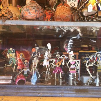 Olvera Street - Figurines - Local Flavor Near Me - Los Angeles, California