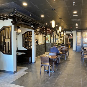 Kungfu Kitchen - Dining room - Chinese Near Me - Alexandria, Virginia